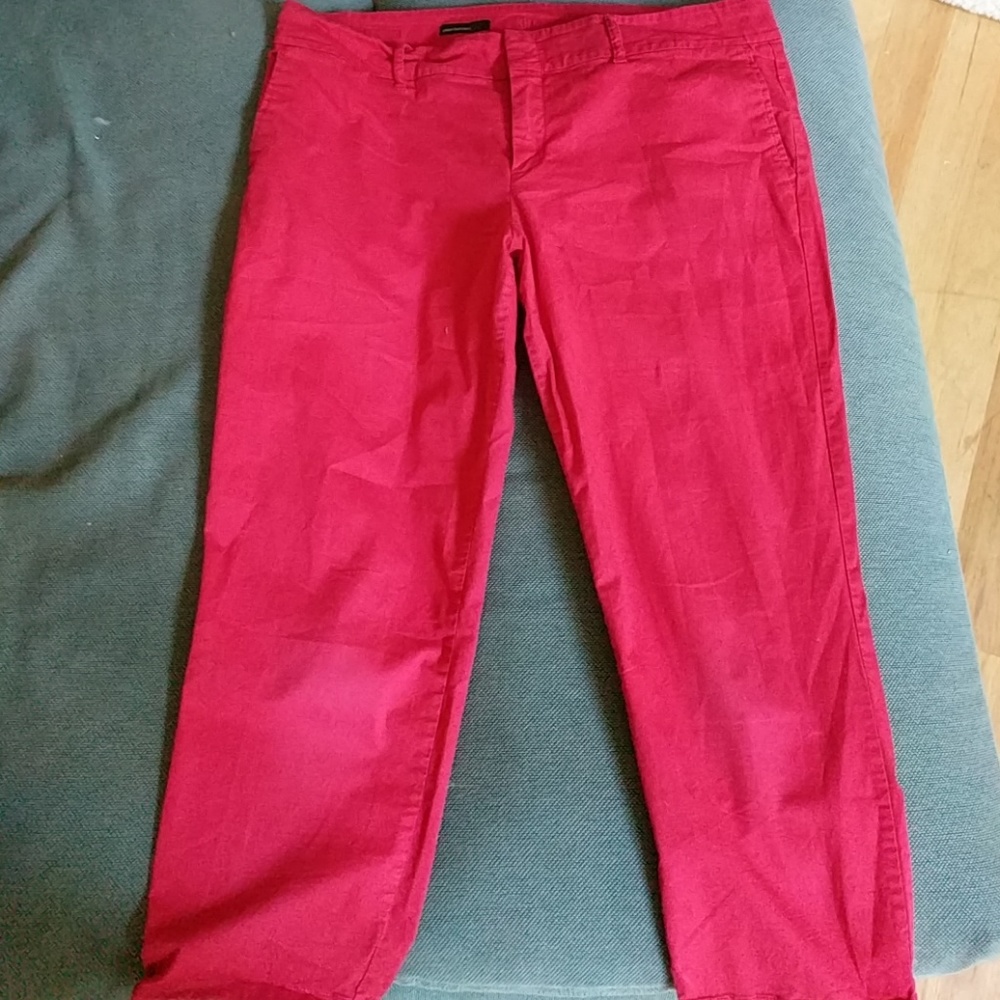 Red cropped pants.